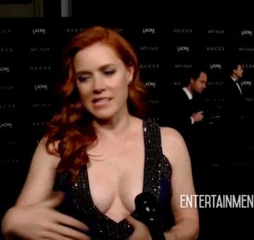 Amy Adams – Sexy Cleavage