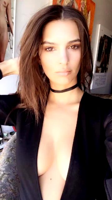 Emily Ratajkowski Is So Sexy <3