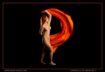 Nude-muse Kylie Phoenix – Orange Phoenix
