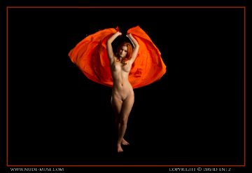 Nude-muse Kylie Phoenix – Orange Phoenix