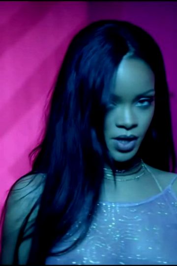 Rihanna – See-thru Plots In Work