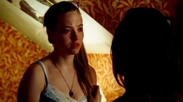Stroking To This Scene With Amanda Seyfried And Megan Fox