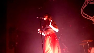 Tove Lo Showing Her Tits During A Live Performance Of Talking Body