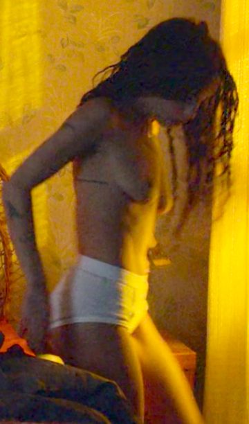 Zoë Kravitz Topless – High Fidelity S01E01